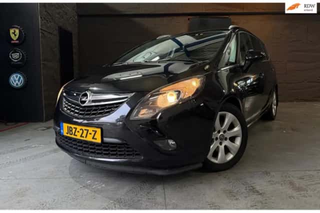 Opel Zafira (2012) thumbnail 1