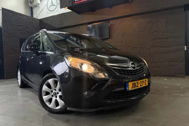Opel Zafira (2012) thumbnail 2