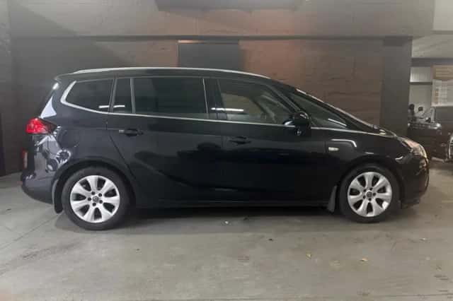 Opel Zafira (2012) thumbnail 4