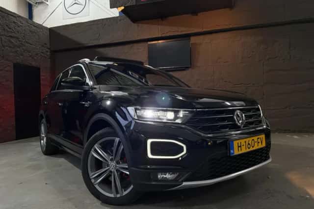 Volkswagen T-Roc (2020) thumbnail 2
