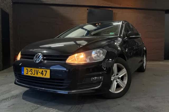 Volkswagen Golf (2013) thumbnail 2