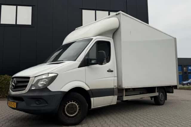 Mercedes-Benz Sprinter (2017) thumbnail 2