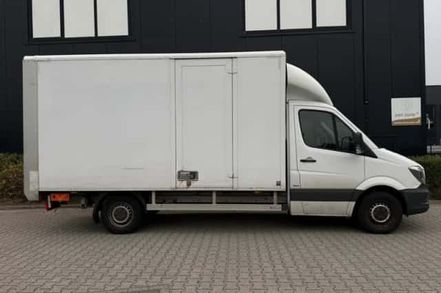 Mercedes-Benz Sprinter (2017) thumbnail 4