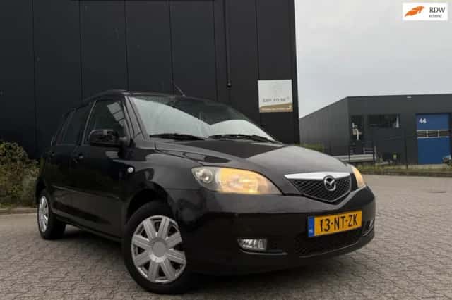Mazda 2 (2004) thumbnail 1