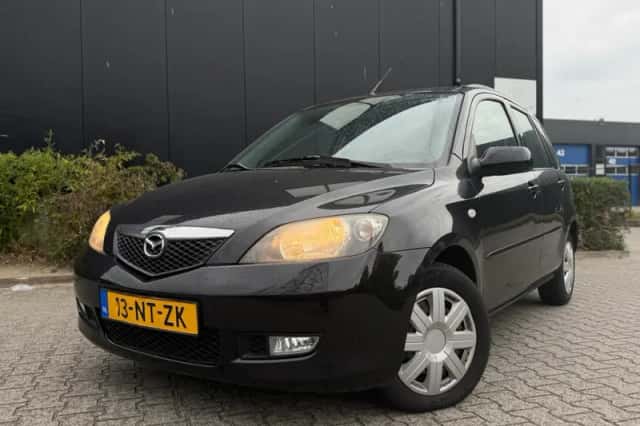 Mazda 2 (2004) thumbnail 3