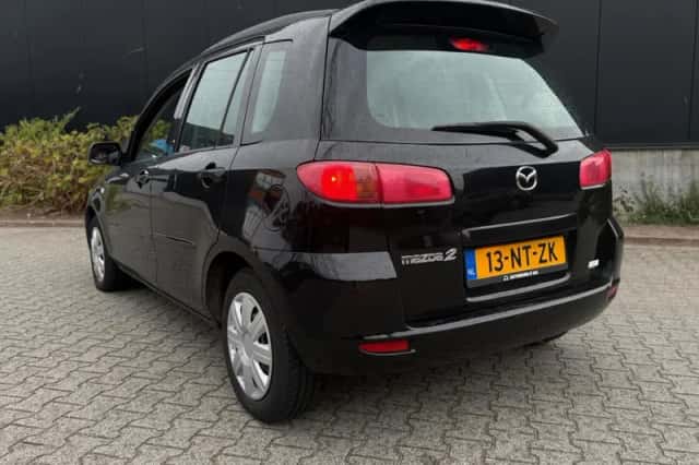 Mazda 2 (2004) thumbnail 5