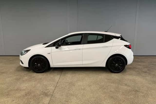 Opel Astra (2021) thumbnail 3