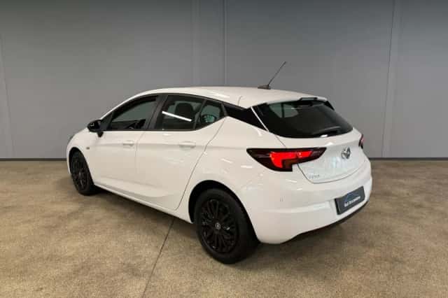 Opel Astra (2021) thumbnail 4