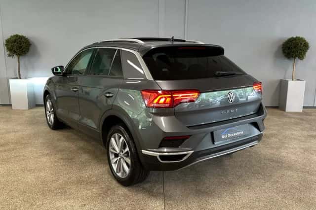 Volkswagen T-Roc (2020) thumbnail 6