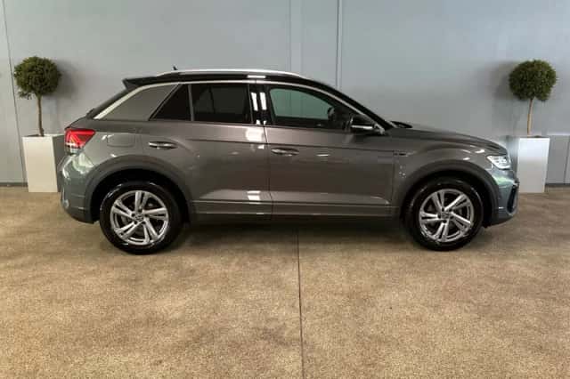 Volkswagen T-Roc (2023) thumbnail 4