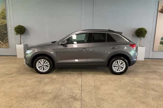 Volkswagen T-Roc (2023) thumbnail 5