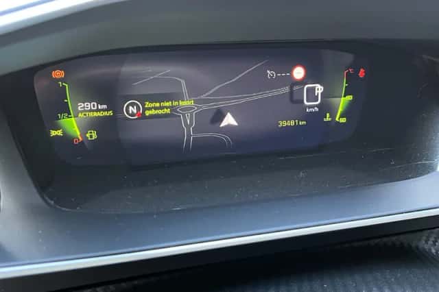 Peugeot 2008 (2020) thumbnail 5