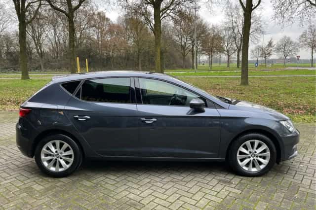 SEAT Leon (2020) thumbnail 2