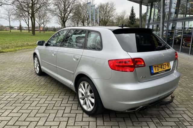 Audi A3 (2012) thumbnail 3