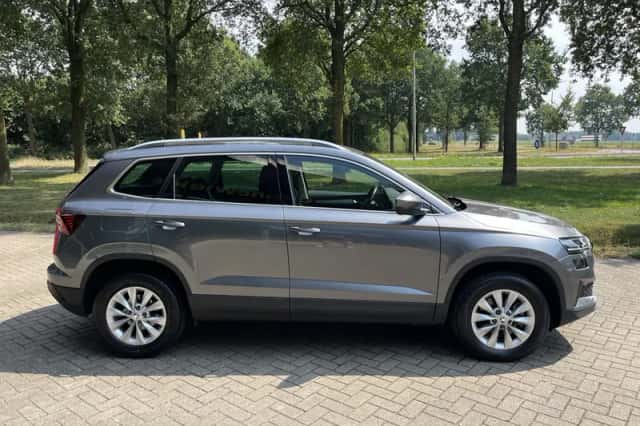 Škoda Karoq (2023) thumbnail 2