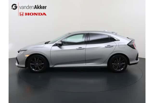 Honda Civic (2022) thumbnail 2