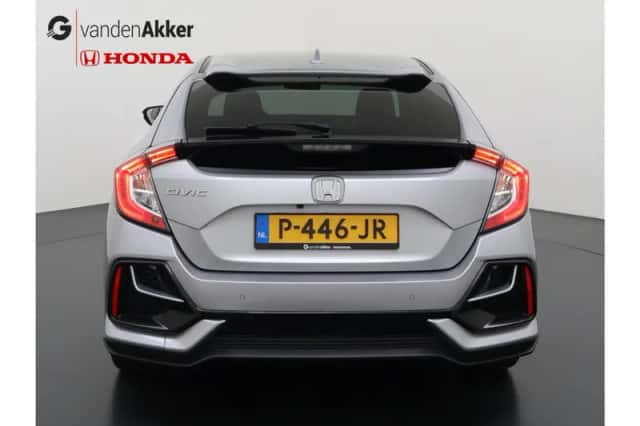 Honda Civic (2022) thumbnail 4