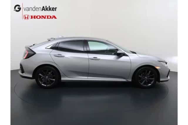 Honda Civic (2022) thumbnail 6