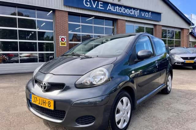 Toyota Aygo (2009) thumbnail 1