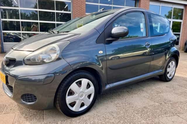 Toyota Aygo (2009) thumbnail 2