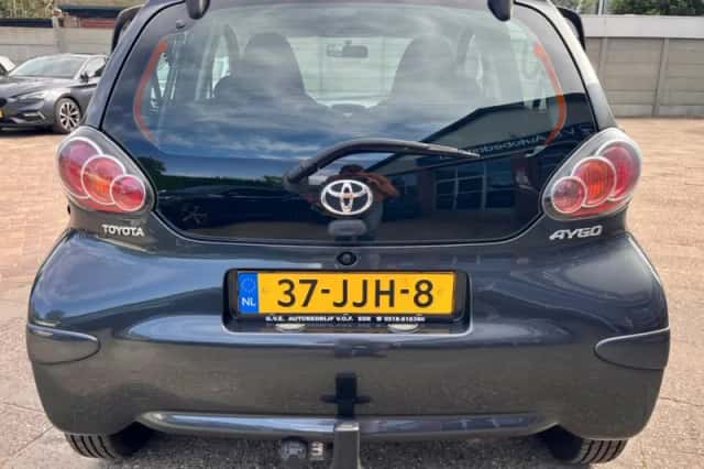 Toyota Aygo (2009) thumbnail 5