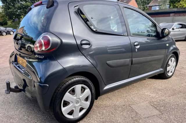 Toyota Aygo (2009) thumbnail 6