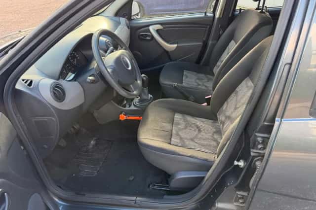 Dacia Sandero (2009) thumbnail 5