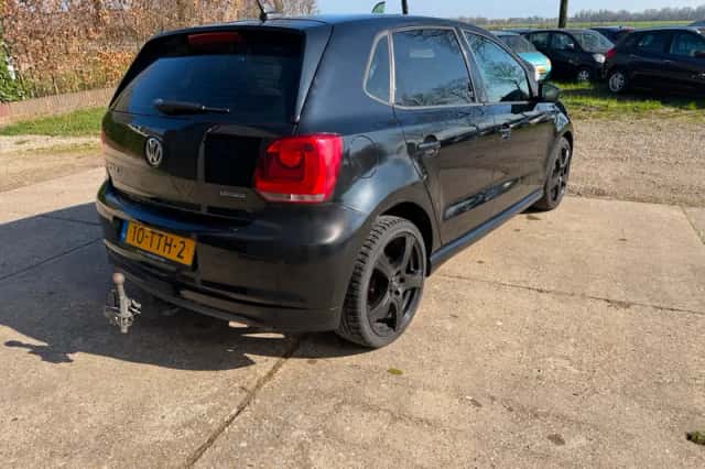 Volkswagen Polo (2012) thumbnail 4