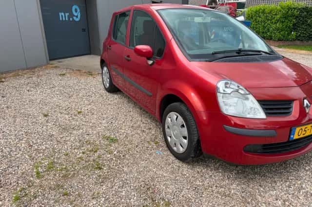 Renault Modus (2007) thumbnail 2