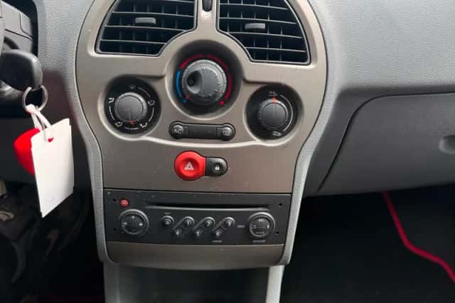 Renault Modus (2007) thumbnail 6