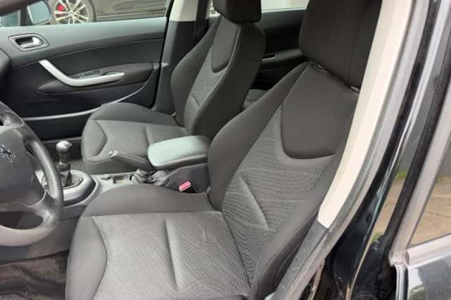 Peugeot 308 (2010) thumbnail 6