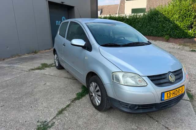 Volkswagen Fox (2008) thumbnail 2