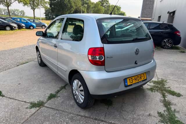 Volkswagen Fox (2008) thumbnail 3