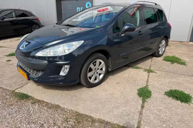 Peugeot 308 (2010) thumbnail 1