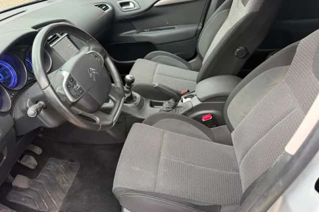 Citroën C4 (2014) thumbnail 5