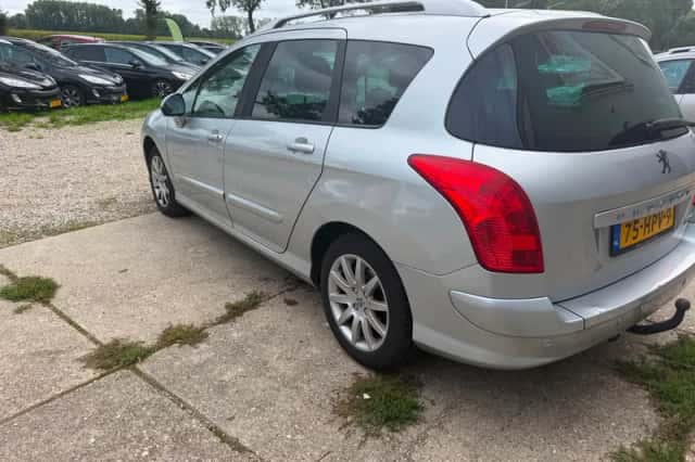 Peugeot 308 (2009) thumbnail 3