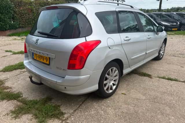 Peugeot 308 (2009) thumbnail 4