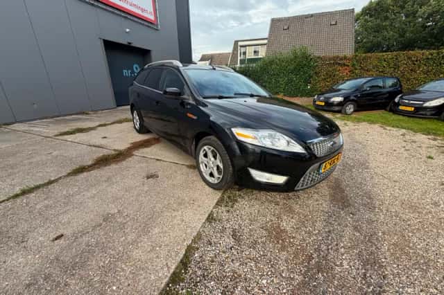Ford Mondeo (2010) thumbnail 2