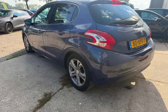 Peugeot 208 (2012) thumbnail 3