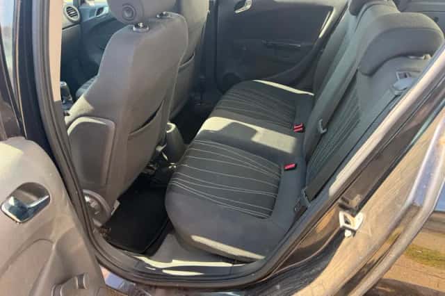 Opel Corsa (2010) thumbnail 5