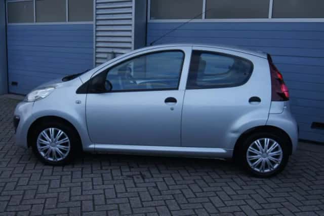 Peugeot 107 (2013) thumbnail 4
