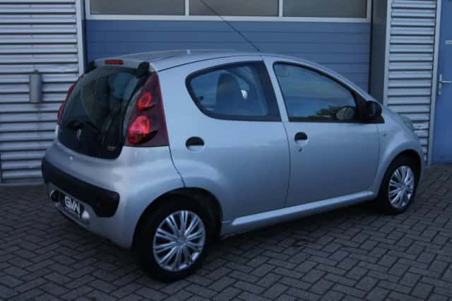 Peugeot 107 (2013) thumbnail 5