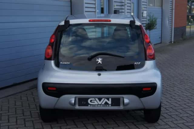 Peugeot 107 (2013) thumbnail 6