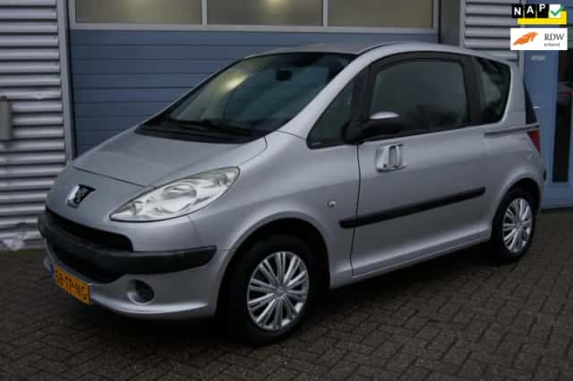 Peugeot 1007 (2007) thumbnail 1