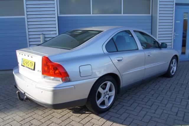 Volvo S60 (2005) thumbnail 6