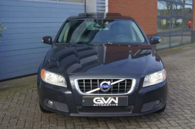 Volvo V70 (2009) thumbnail 2