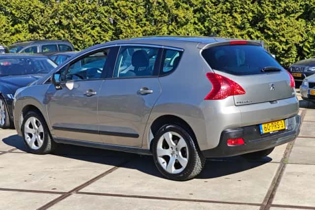Peugeot 3008 (2011) thumbnail 5
