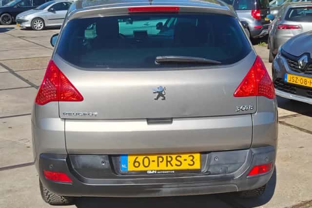 Peugeot 3008 (2011) thumbnail 6