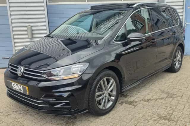 Volkswagen Touran (2018) thumbnail 1