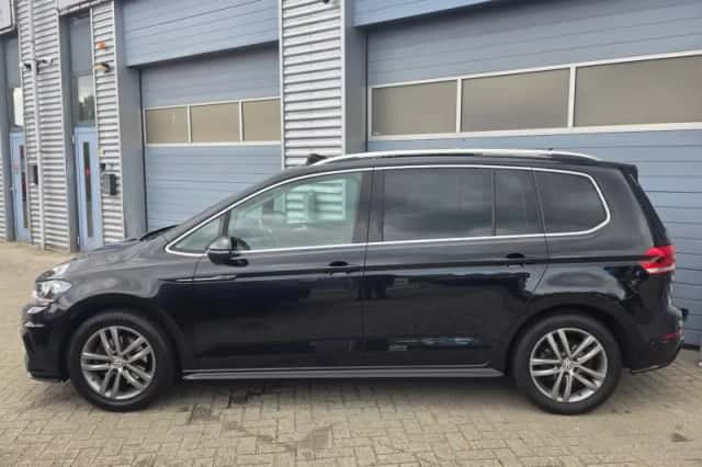 Volkswagen Touran (2018) thumbnail 4